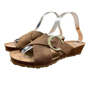YOKONO Brown Suede Wedge Sandals 9‎ Buckle Boho Quiet Luxury Artsy Minimalist
